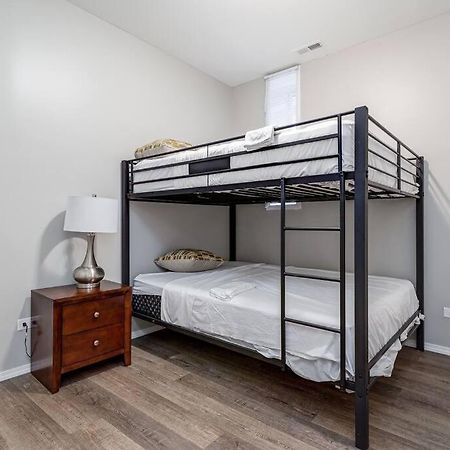 Suite 1 On Southport 4 Queen Beds Chicago Kültér fotó